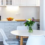 Jele Apartment *