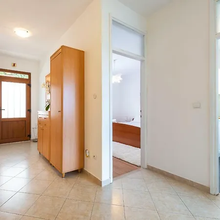 Jele Apartment *